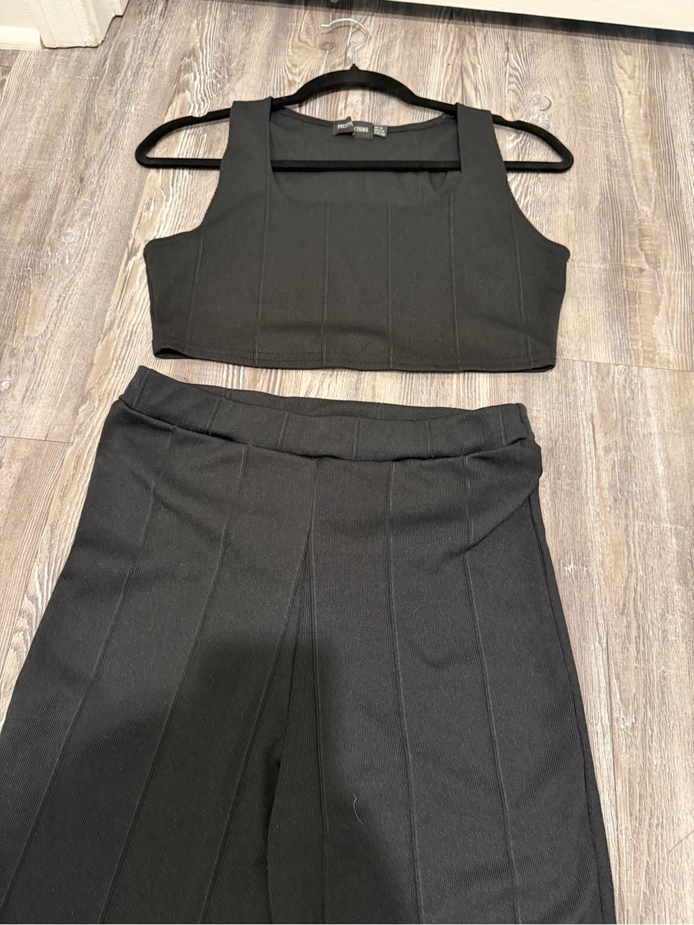 PrettyLittleThing Black Wide-Leg High Waist Pants - Picture 3 of 5